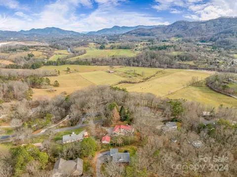 View/Area - 511 Nellie John Dr, Clyde, NC 28721 photo 4 of 5