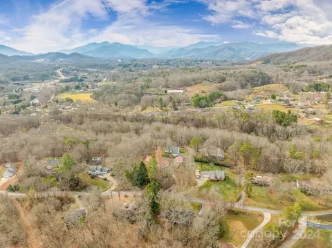 View/Area - 511 Nellie John Dr, Clyde, NC 28721 photo 3 of 5