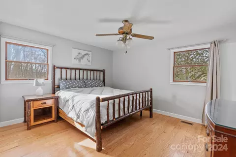 Bedroom - 511 Nellie John Dr, Clyde, NC 28721 photo 1 of 6