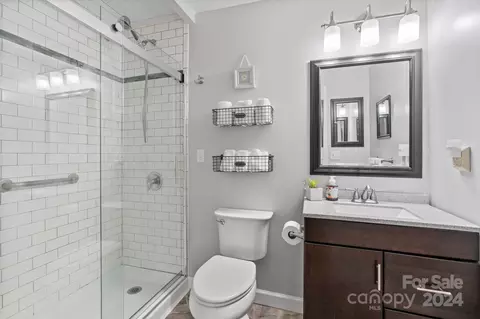 Bath - 511 Nellie John Dr, Clyde, NC 28721 photo 1 of 3