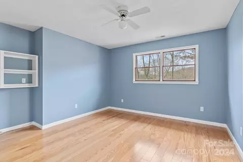 Bedroom - 511 Nellie John Dr, Clyde, NC 28721 photo 5 of 6