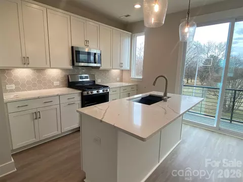 942 Callahan Eqx1772 St #EQX1772, Charlotte, NC 28206