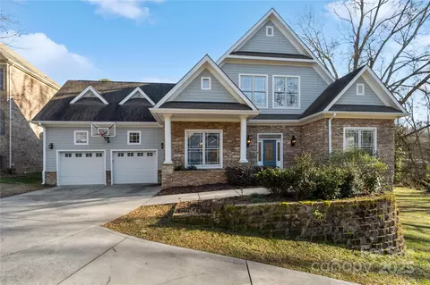 2717 Madison Oaks Ct, Charlotte, NC 28226
