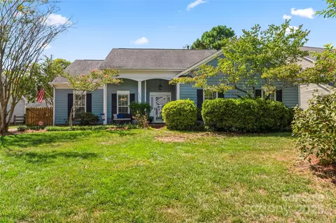 8523 Albury Walk Ln, Charlotte, NC 28277