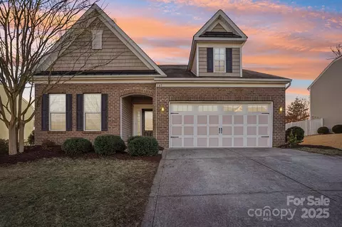 145 Chertsey Dr, Mooresville, NC 28115