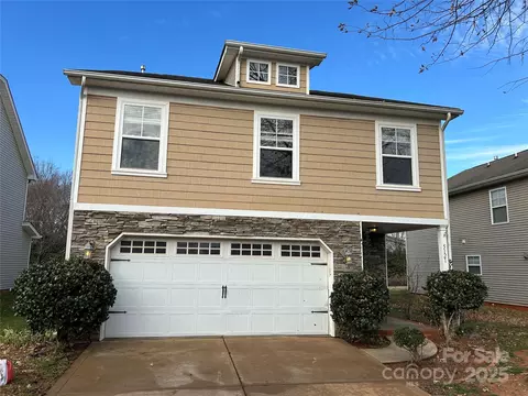 5121 Stone Park Dr, Charlotte, NC 28269