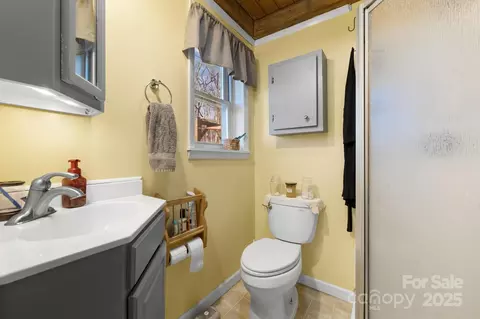 Bath - 4296 Siloam Rd, Dobson, NC 27017 photo 3 of 3