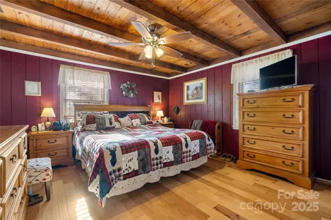 Bedroom - 4296 Siloam Rd, Dobson, NC 27017 photo 1 of 3