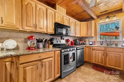 Kitchen - 4296 Siloam Rd, Dobson, NC 27017 photo 3 of 3