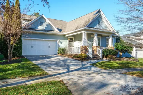 10439 Donahue Dr, Huntersville, NC 28078