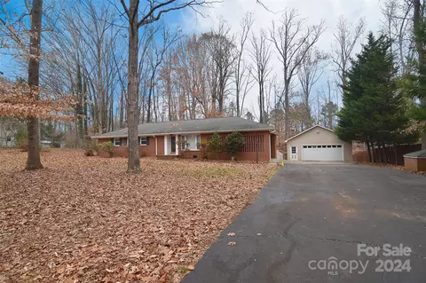 16523 Clear Creek Dr, Midland, NC 28107