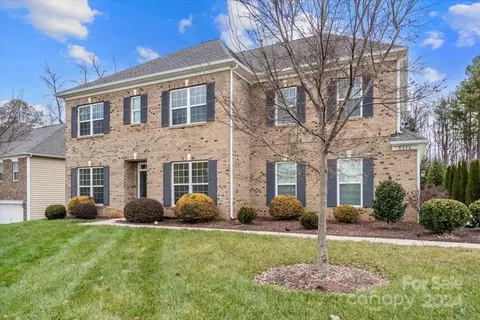 5314 Auburn Hill Ln, Charlotte, NC 28269
