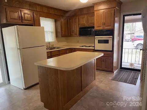 Kitchen - 4024 Stack Rd, Monroe, NC 28112 photo 3 of 4