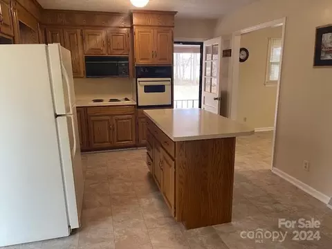 Kitchen - 4024 Stack Rd, Monroe, NC 28112 photo 4 of 4