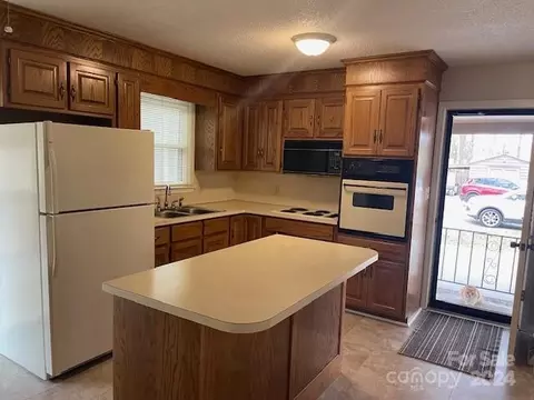Kitchen - 4024 Stack Rd, Monroe, NC 28112 photo 1 of 4