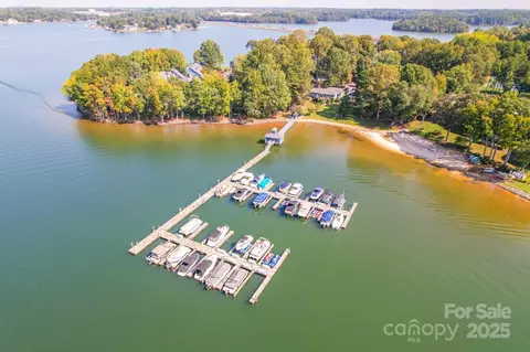 View/Area - 401 Northwest Dr, Davidson, NC 28036 photo 2 of 3