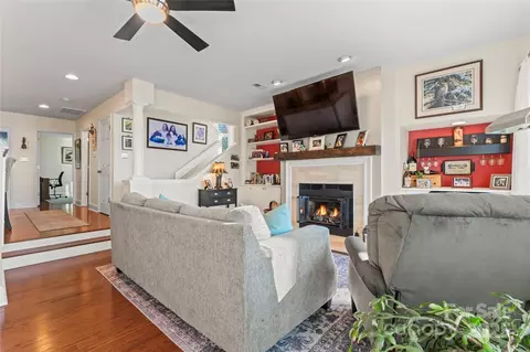 Living - 401 Northwest Dr, Davidson, NC 28036 photo 2 of 2