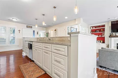 Kitchen - 401 Northwest Dr, Davidson, NC 28036 photo 3 of 3