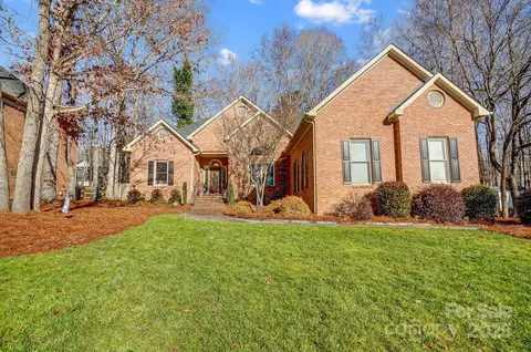 952 Hummingbird Ln, Rock Hill, SC 29732