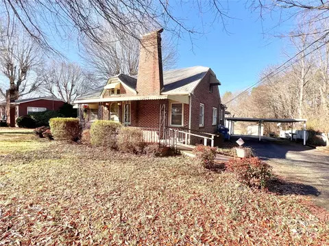 1030 13th St, Hickory, NC 28602