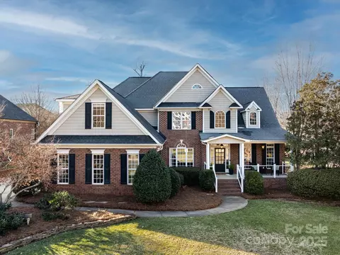 353 Killian Ct, Matthews, NC 28104