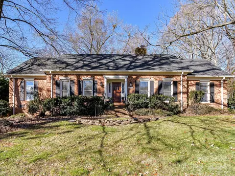 4511 Twin Oaks Pl, Charlotte, NC 28212