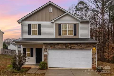 6204 Springbeauty Dr, Charlotte, NC 28227