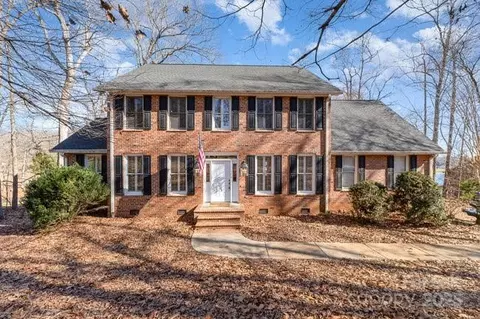 5403 Shoreview Dr, Concord, NC 28025
