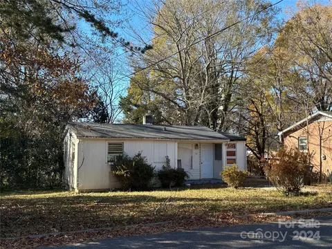 10 N Davis Ave, Newton, NC 28658