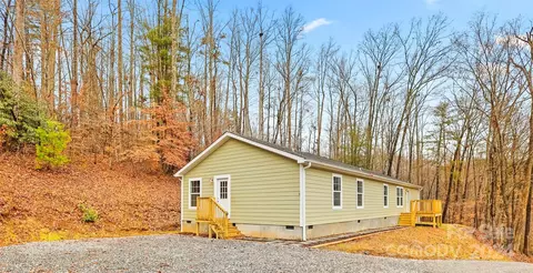 495 Little Hungry Rd, Hendersonville, NC 28792