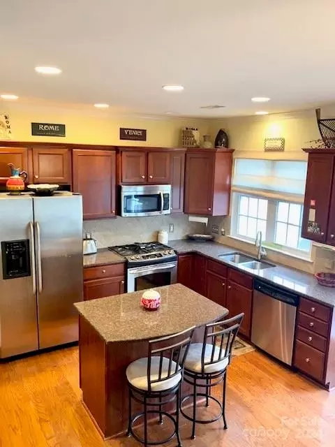 904 Lyndley Dr, Fort Mill, SC 29708 photo 5
