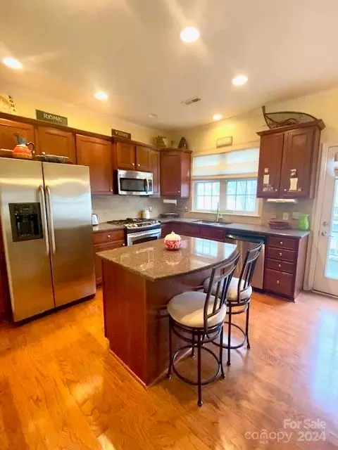 904 Lyndley Dr, Fort Mill, SC 29708 photo 4