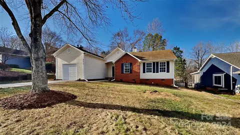 9612 Marshbrooke Rd, Matthews, NC 28105