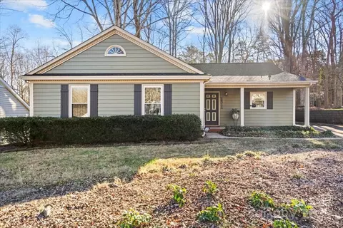 1511 Longbrook Dr, Charlotte, NC 28270
