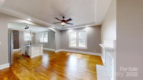 Living - 315 9th Sw St SW, Conover, NC 28613 photo 3 of 3