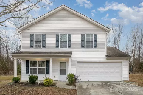 1731 Long Paw Ln, Charlotte, NC 28214