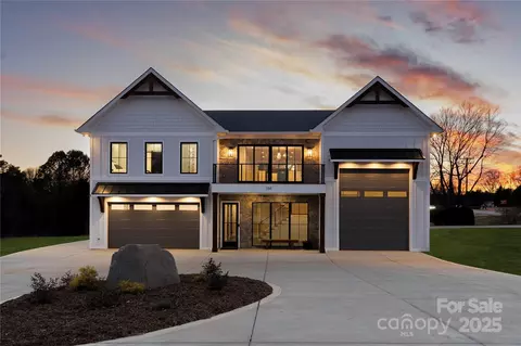 104 Isle Of Pines Rd, Mooresville, NC 28117