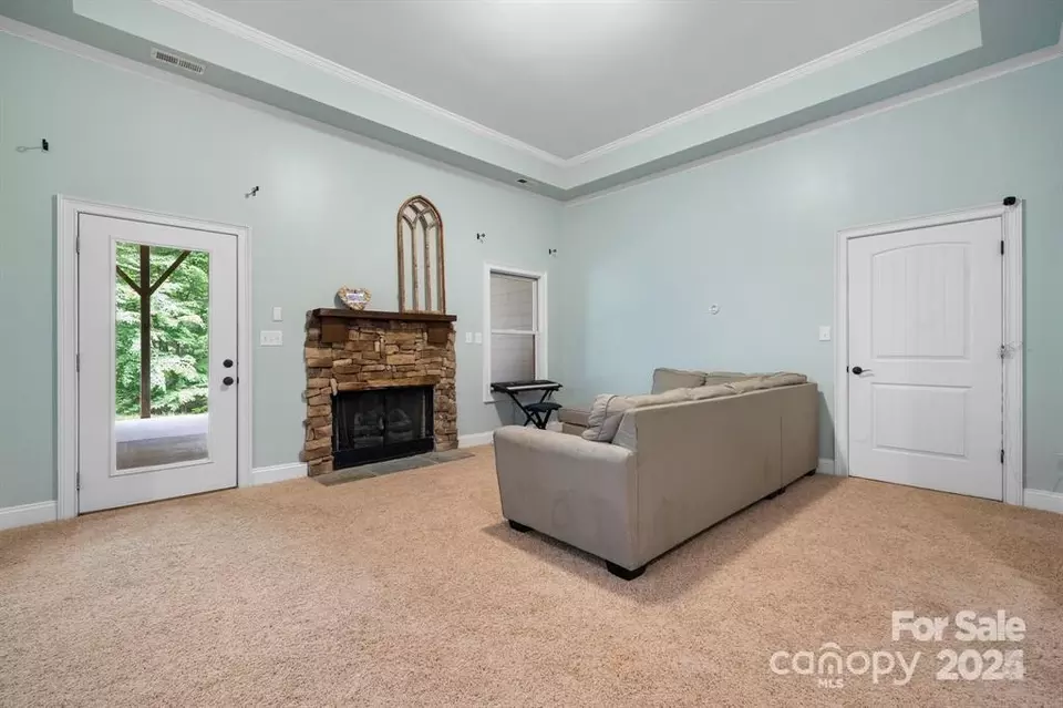 Living - 6156 Falls Ridge Trl, Sherrills Ford, NC 28673 photo 4 of 5