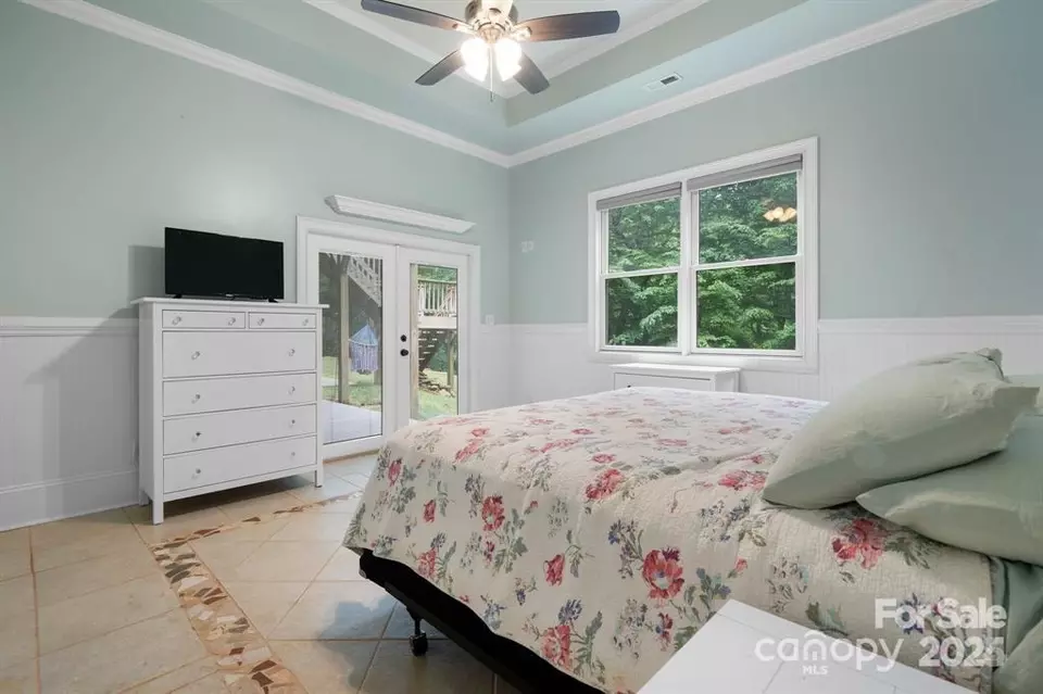 Bedroom - 6156 Falls Ridge Trl, Sherrills Ford, NC 28673 photo 4 of 4