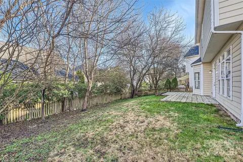 Exterior - 118 Shorecrest Dr, Davidson, NC 28036 photo 7 of 8