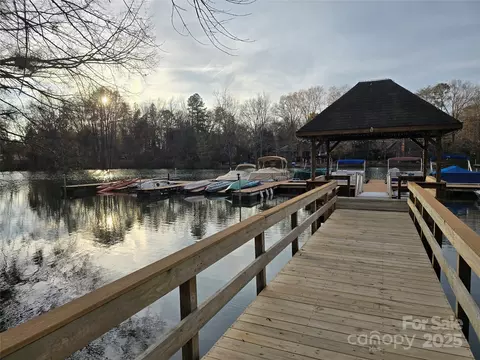 View/Area - 118 Shorecrest Dr, Davidson, NC 28036 photo 1 of 3