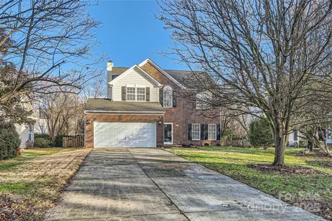 Exterior - 118 Shorecrest Dr, Davidson, NC 28036 photo 3 of 8