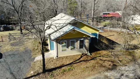 32 Widows Peak Ln, Hendersonville, NC 28791