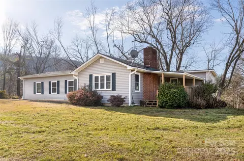 13 Indian Ln, Weaverville, NC 28787