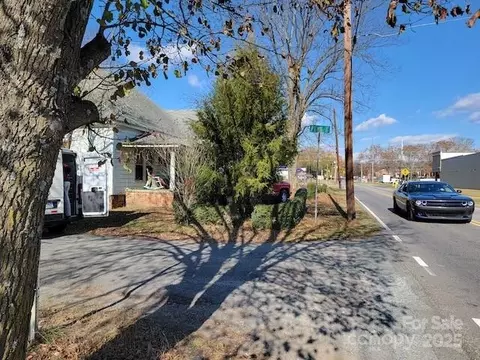 Exterior - 1002 N Hayne St, Monroe, NC 28112 photo 4 of 6