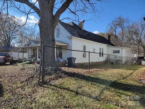 Exterior - 1002 N Hayne St, Monroe, NC 28112 photo 5 of 6