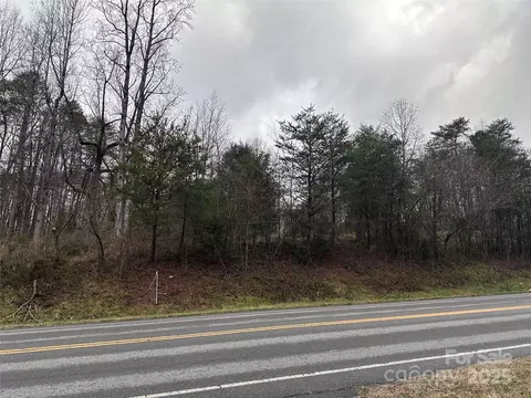 1122 State S St S, Yadkinville, NC 27055