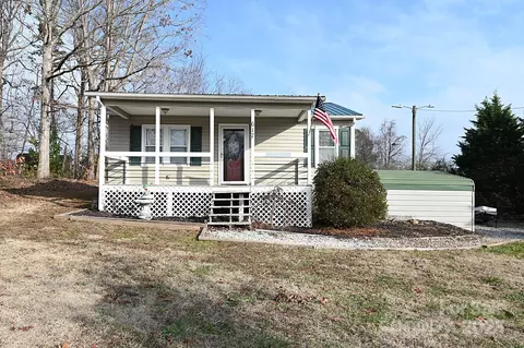 617 Hawthorne St, Hudson, NC 28638