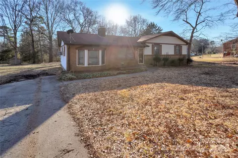 701 Robinson Clemmer Rd, Dallas, NC 28034