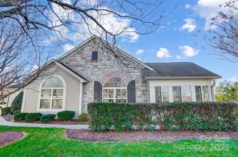 794 Ledgestone Ct, Tega Cay, SC 29708